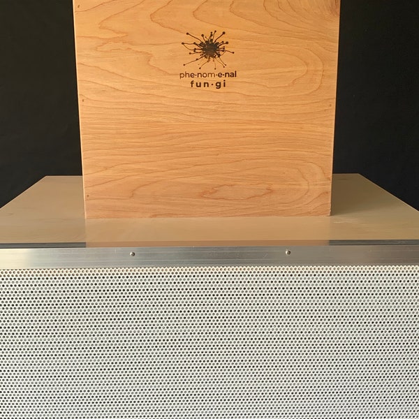 36x24 Laminar Flow Hood - See Details For Shipping Info