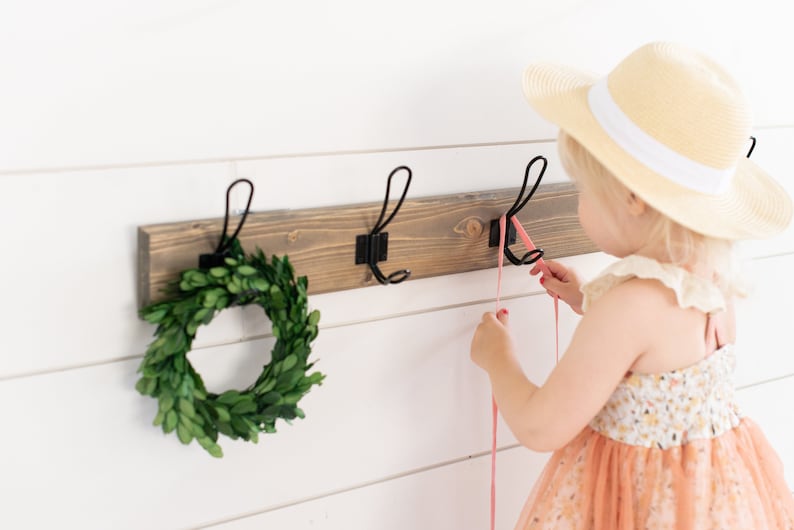 Farmhouse Wood Coat Rack | Wall Hook | Entryway Hook | Coat Hook | Towel Hook | Farmhouse Hook | Rustic Wall Hook | Farmhouse Coat Hook bild 4