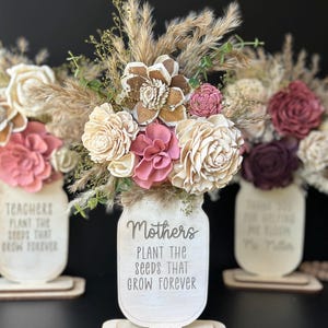 Custom Floral Arrangement for Mom, Mother's Day Sign, Custom Flowers for Mommy, Mother’s Day Sign