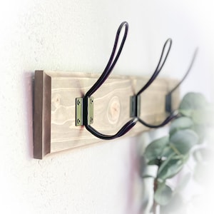 Farmhouse Wood Coat Rack | Wall Hook | Entryway Hook | Coat Hook | Towel Hook | Farmhouse Hook | Rustic Wall Hook | Farmhouse Coat Hook bild 8