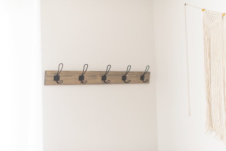 Farmhouse Wood Coat Rack | Wall Hook | Entryway Hook | Coat Hook | Towel Hook | Farmhouse Hook | Rustic Wall Hook | Farmhouse Coat Hook bild 5