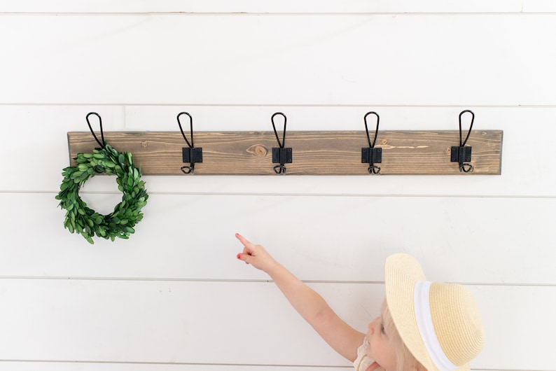 Farmhouse Wood Coat Rack | Wall Hook | Entryway Hook | Coat Hook | Towel Hook | Farmhouse Hook | Rustic Wall Hook | Farmhouse Coat Hook bild 3