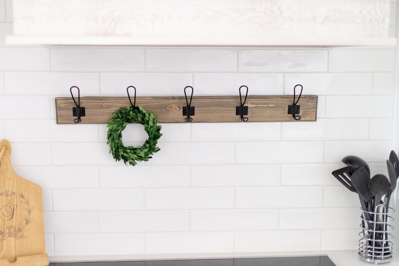 Farmhouse Wood Coat Rack | Wall Hook | Entryway Hook | Coat Hook | Towel Hook | Farmhouse Hook | Rustic Wall Hook | Farmhouse Coat Hook bild 2