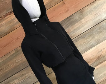 1/2 PRICE SALE Sculpture Fleece Crop Hoodie : Double Two-Way Zipper in Black