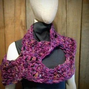 Handcrocheted Alpaca Multiscarf : Magenta