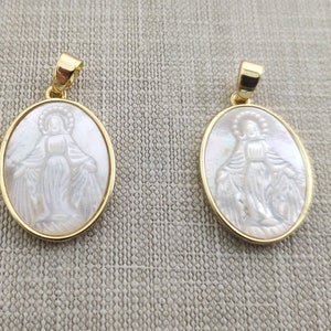 1-30 piezas de dijes de Jesús María tallados en nácar natural, 17 x 24 mm, colgante de camafeo de la Virgen María con concha ovalada, chapado en oro de 18 k, BA-740