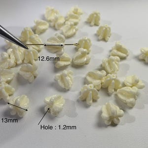 13mm Hawaiian Crown Flower Beads Ivory Crown Flower for Garland Flower Making Hawaiian Lei DIY Jewelry Making Lei making 10-1000pcs BA- 1636