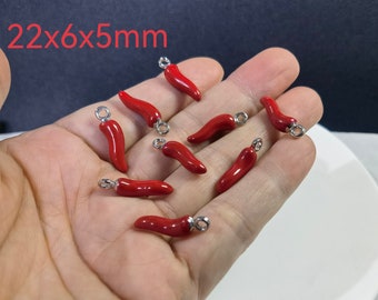 Encanto de pimientos rojos, encantos de chile chapados en rodio, encanto de pimiento esmaltado de 22x6x5 mm, 10-100 piezas, BA- 1231