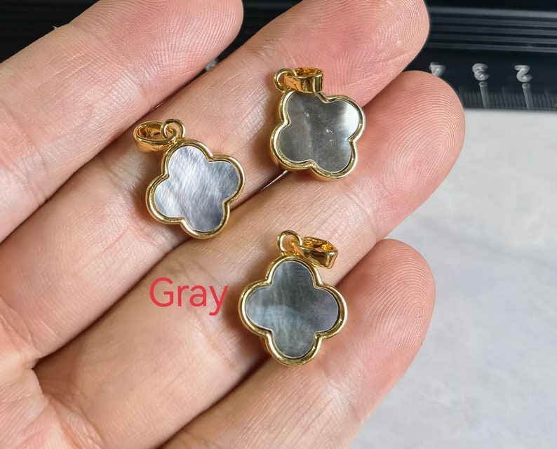 14x17mm Plaqué or sur laiton charme de trèfle à quatre feuilles, pendentif en nacre à quatre trèfles, deux couleurs disponibles, 2 50pcs, BA 1212 Gray