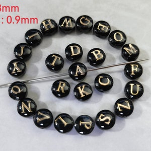 Cuentas de vidrio negro de 8 mm con letras doradas y redondas, cuentas de letras de doble cara, agujero de 0,9 mm, cantidad opcional de 2 a 50 piezas, BA-1481