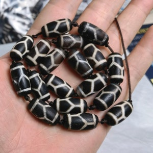 10x20mm Tibetan Dzi Beads  ,18pcs Religious Beads , Buddhist Amulet  Beads ,Unique Dzi Beads for Jewelry Making ,AQ- 850