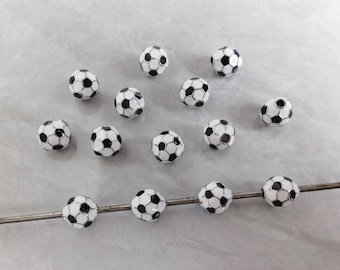 Emaljpärlor i form av fotboll, 9 mm sportpärlor, fotbollspärlor, hål 2 mm, 5/10 st.