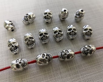 30 cuentas de calavera de doble cara, cuentas de cabeza de calavera, joyería de calavera de 8 x 10 mm, joyería temática gótica DIY, cuentas de Halloween, venta al por mayor