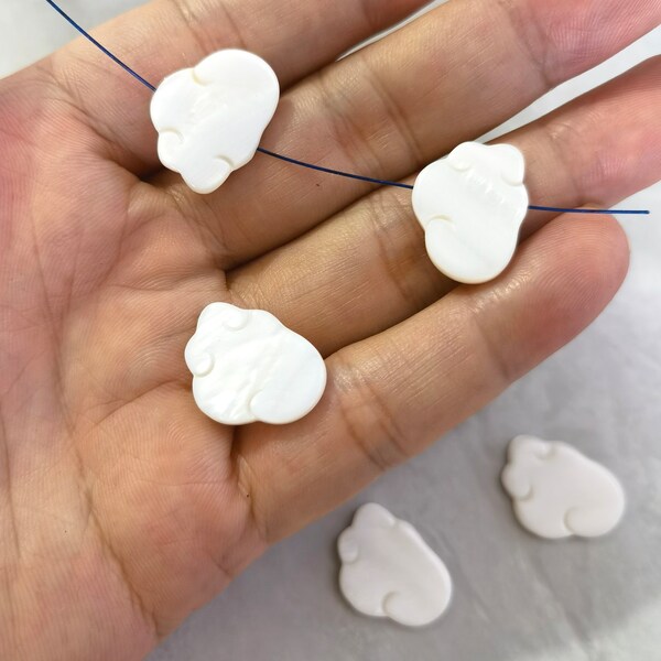 5-30 pcs nuage de nacre, breloque groupe nuage en nacre blanche naturelle, 15x20 mm perles nacre blanches, trou 1 mm.BA-970