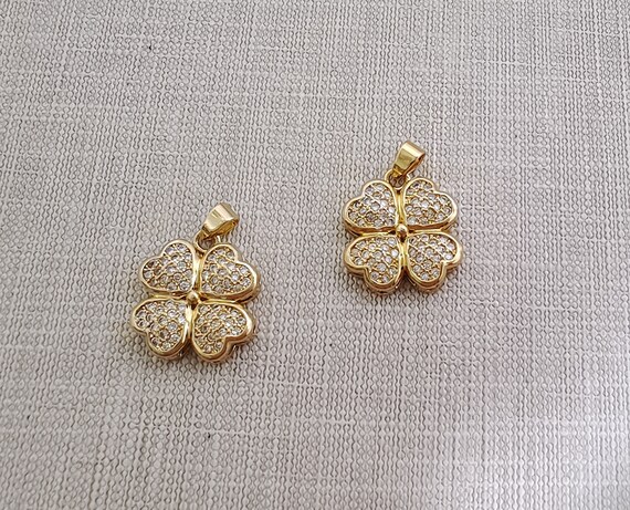 15 x 17 mm マイクロパヴェクリア CZ 四つ葉のクローバー