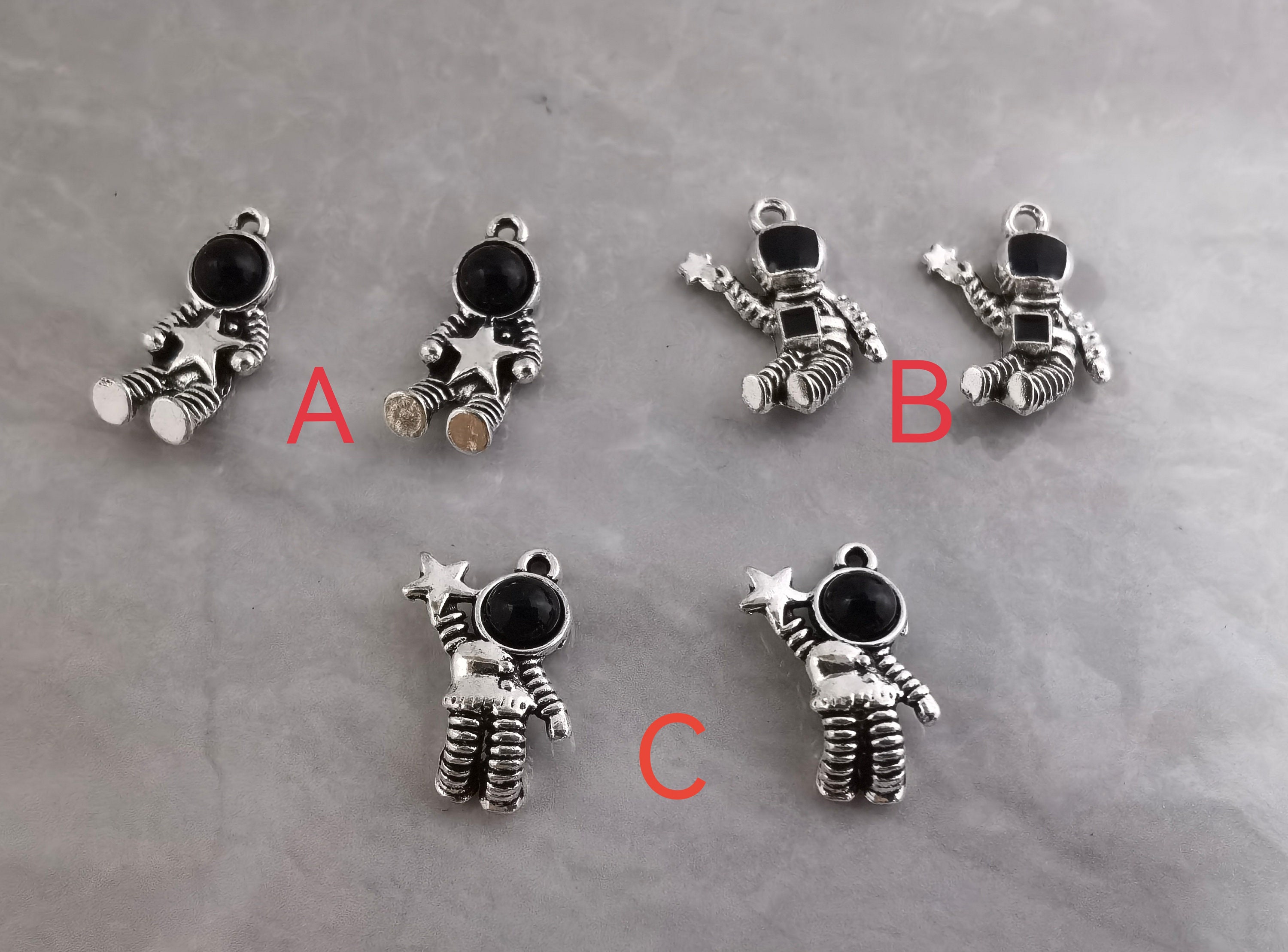 Dino-Astronaut Anstecknadel – Süßer Emaille-Pin Mit Stern, 35 Mm, Nickelfrei