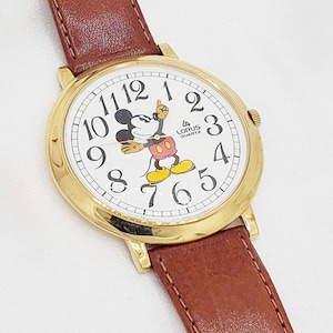 Vintage LORUS Mickey Mouse Quartz Wrist Watch V501-0448 Authentic Original Walt Disney Co. Japan Stainless Steel