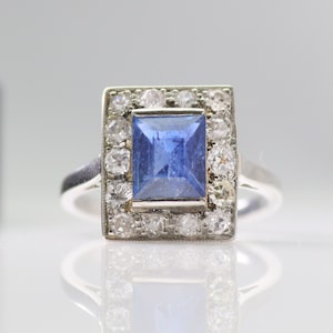 Art Deco Platinum 1.8 carat Sapphire and Diamond Cluster Ring