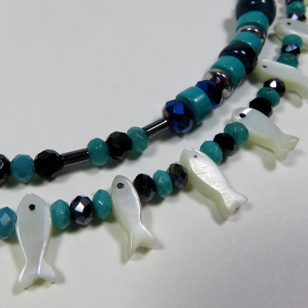 Collier MENU FRETIN poissons de nacre, turquoise, agate verte