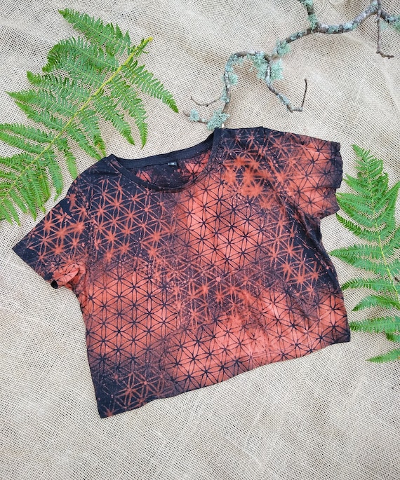 Organic Cotton Cropped T-Shirt: Sacred Geometry Flower of Life