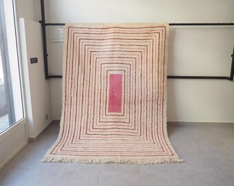Handwoven Moroccan Berber Rug: Ivory & pink, 5.7x8.2 Vintage Style