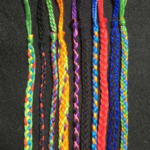20 Friendship bracelets assorted colours