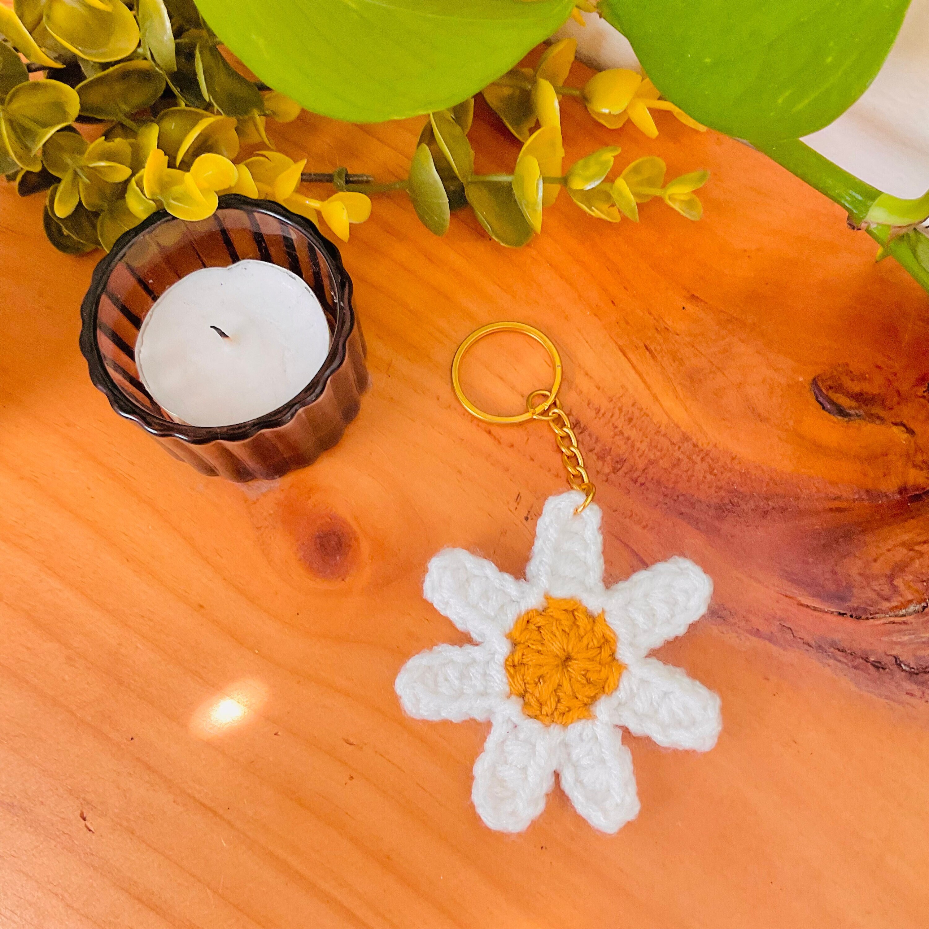 Daisy Keychain/ Crochet Daisy Keychain/ Flower Keychain/ Etsy