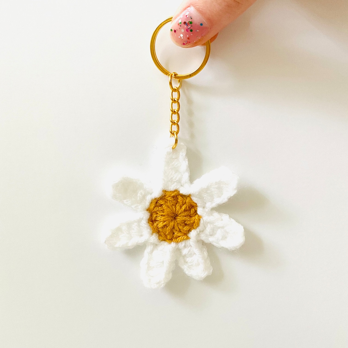 Daisy Keychain/ Crochet Daisy Keychain/ Flower Keychain/ Etsy