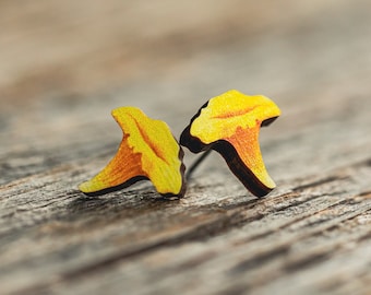 Chanterelle stud earrings, mushroom earrings, sustainable jewelry, eco friendly earrings, wood, fungi, cottagecore, veggie, mushroom lover