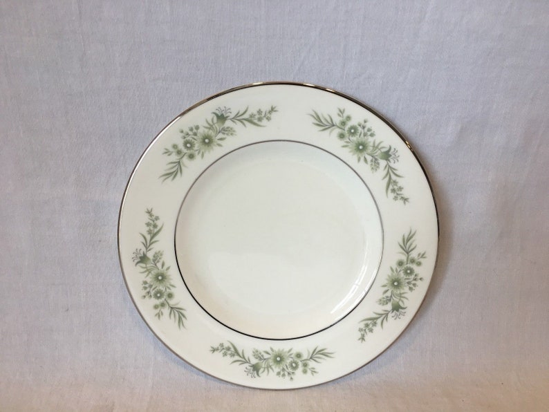 Wedgwood Bone China England Westbury Pattern Fruit Saucer 6