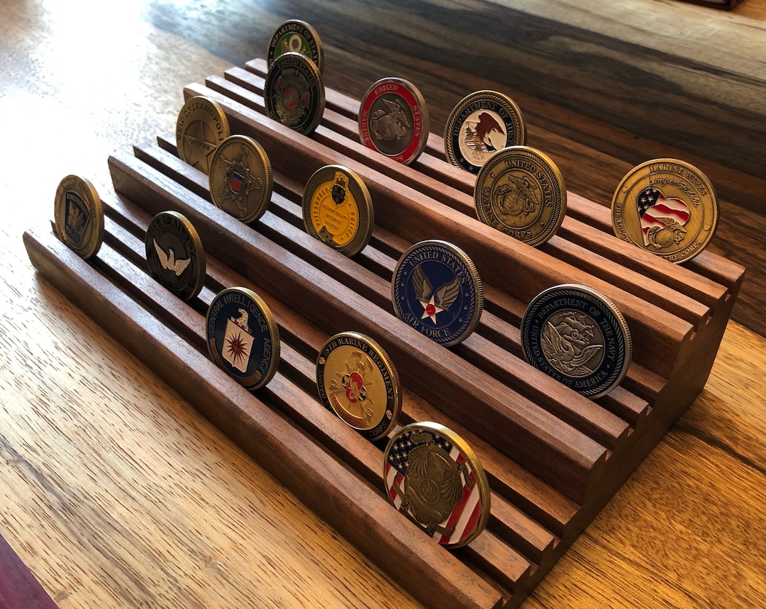 Leather Military Challenge Coin Holder - Holds 20 Coins - Chronicle  Collectibles
