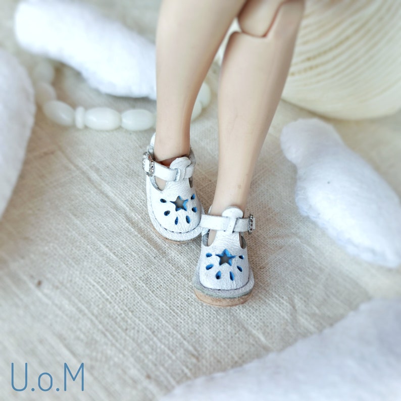 Blythe leather white shoes with stars pattern Blythe Blythe leather white shoes with stars pattern Blythe