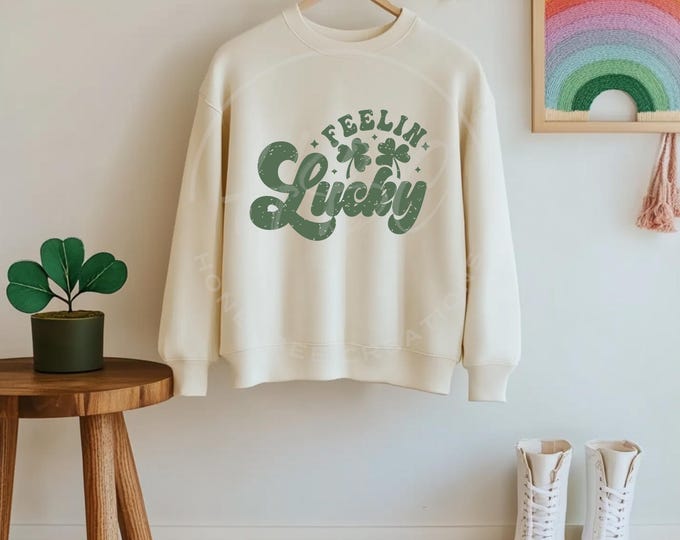 Feelin Lucky Digital Design, Instant Download, St Patricks Day Png, Digital Prints Design, Print On Demand Design, Four Leaf Clovers