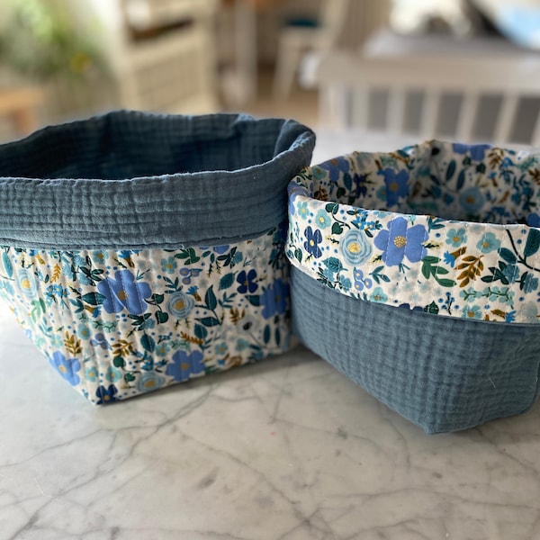 Panier réversible en tissu, vide-poche matelassé, ou cache-pot à motif fleuri bleu