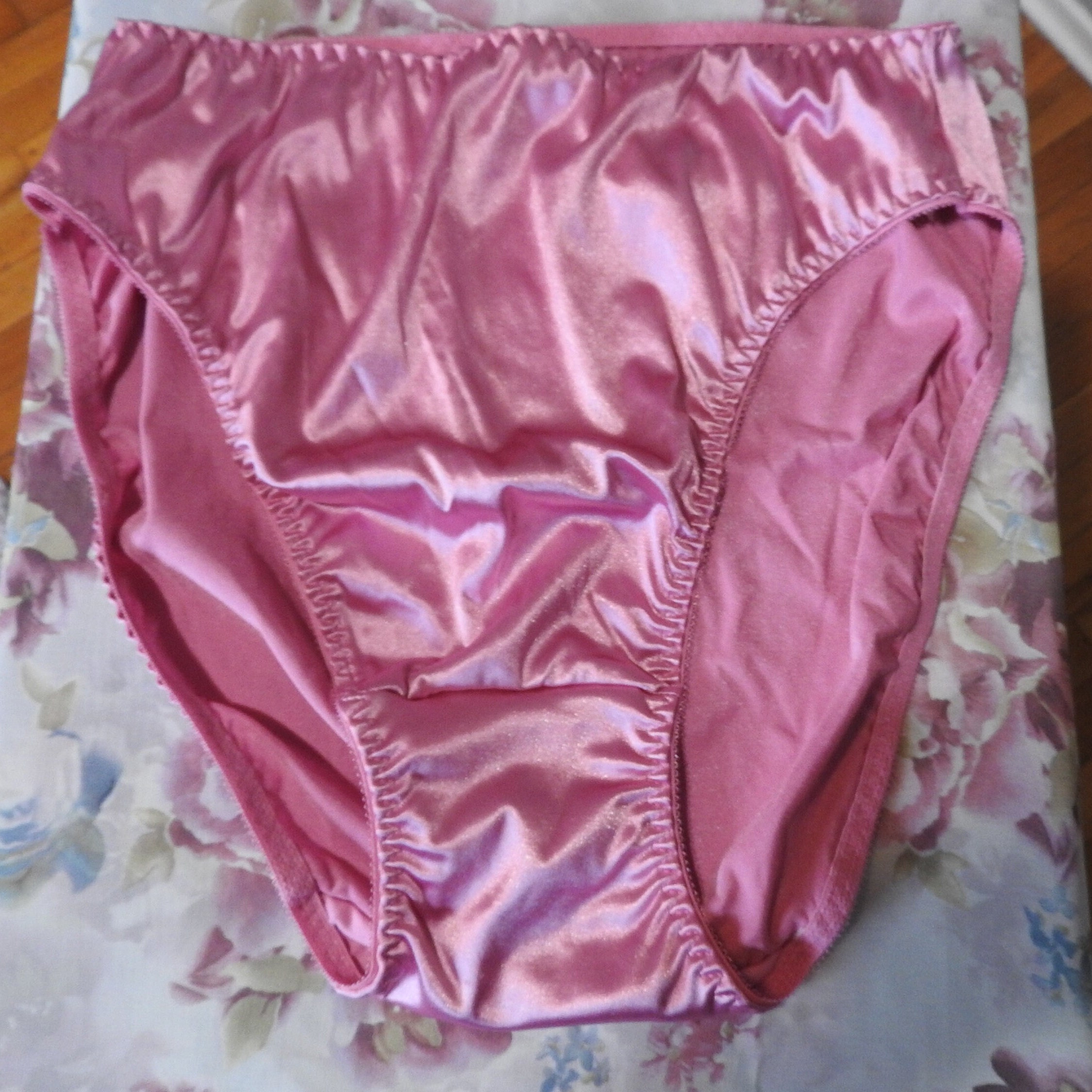 Vintage Delta Burke Full Panty Hot Bubblegum Pink Size 3x NWT 