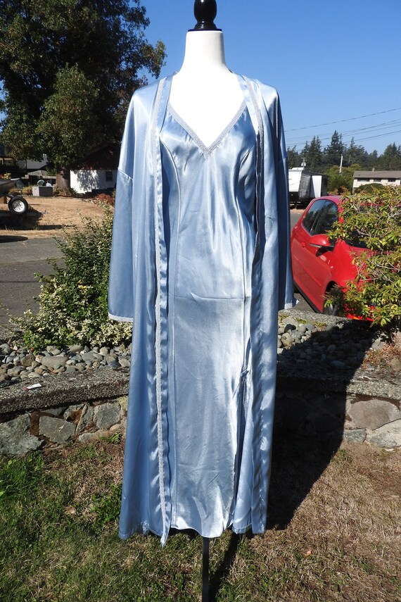 Vintage Long Robe and Gown~ Elegant~ Icy Blue~ Li… - image 3