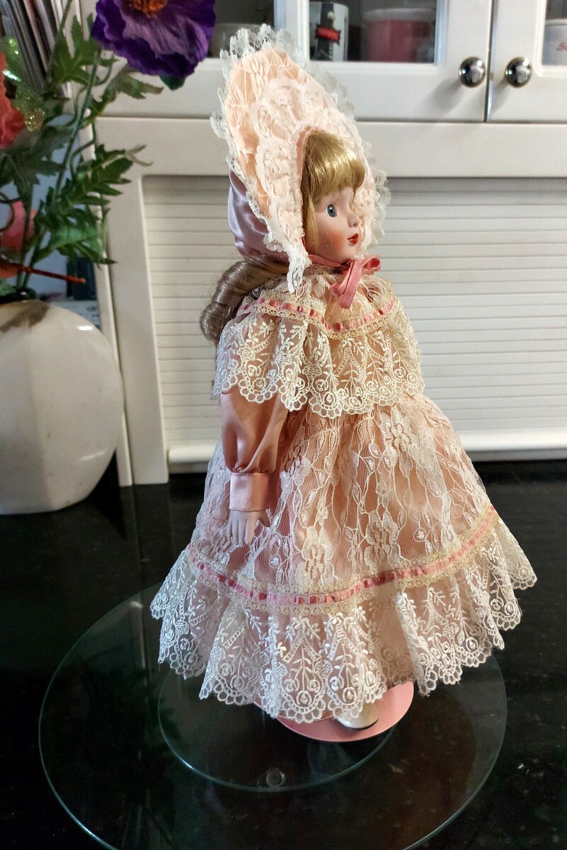 vintage doll ୨୧ * ビスクドール ピンクドレスのお嬢さん