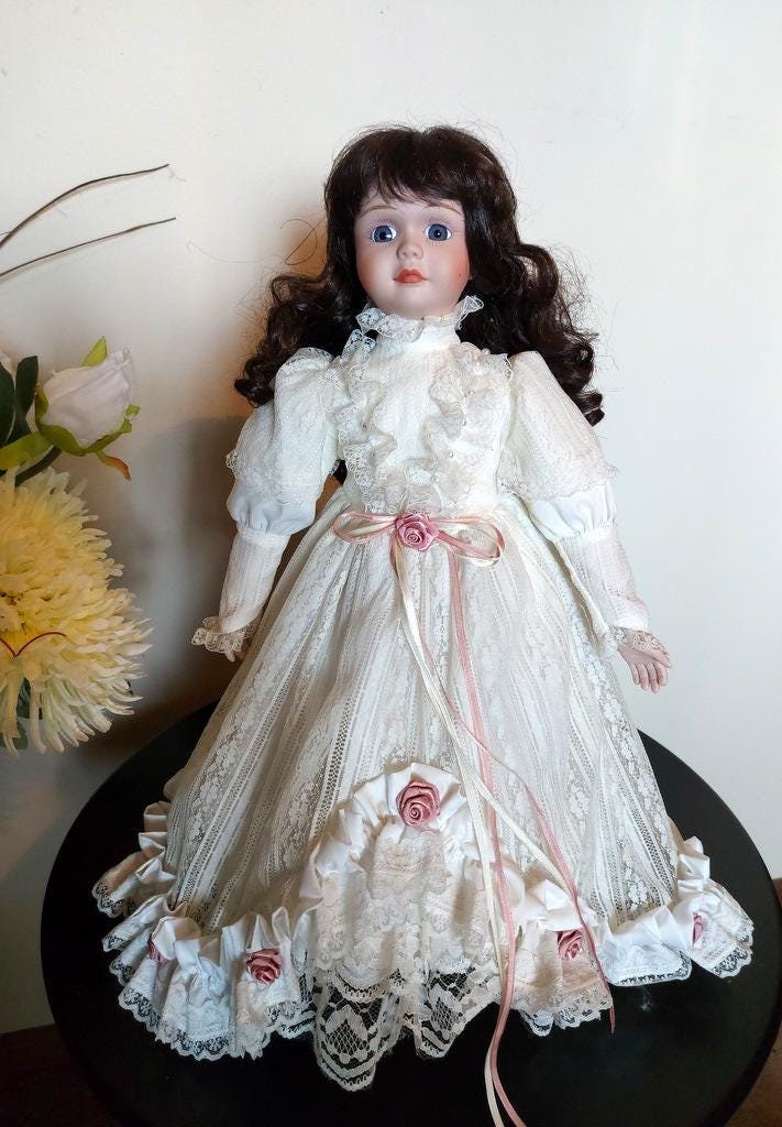 porcelain doll white dress The Heritage Heirloom Collection Vintage Doll, Bride Doll, Biscuit This porcelain doll set is a high quality choice for collectors Ashton Drake “Betty's 1930s Wedding