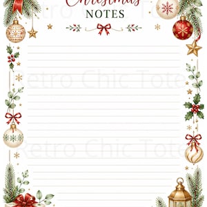 Może przedstawiać: Biała kartka papieru w poziome linie z napisem Christmas NOTES u góry. Obramowanie zawiera ilustracje gałązek sosny, owoców ostrokrzewu, czerwonych kokard, złotych gwiazdek, bombek, prezentu oraz latarni z zapaloną świecą.