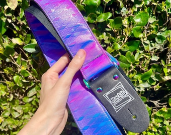 Correa de guitarra lenticular con diseño de celosía rosa y morado - Extremos veganos