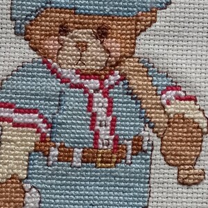 El querido Teddie contó el jugador de béisbol de punto de cruz 5 &quot;x 7&quot;