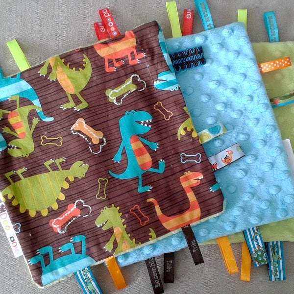 Doudou etiquettes dinosaures N4