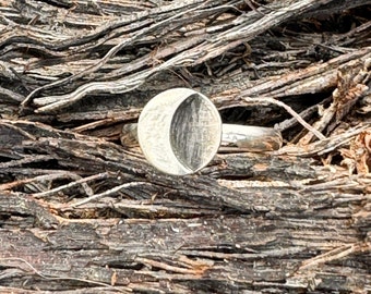 Dainty Crescent Moon Ring: 925 Sterling Silver, Minimalist Style