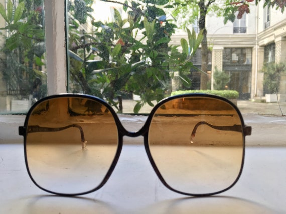 Vintage Vogue Sunglasses Diane Von Fustenberg - Etsy display picture 1