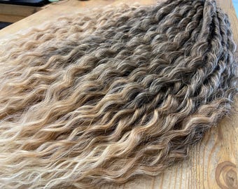 Curly de dreads, Wavy Dreads, Synthetic crochet dreads extensions, Ombre from brown to blond, Hair extensions, Wavy DE dreadlocks