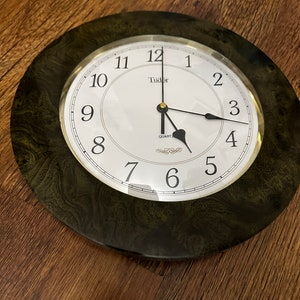 Vintage Tudor Plastic Wall Clock / Wallclock