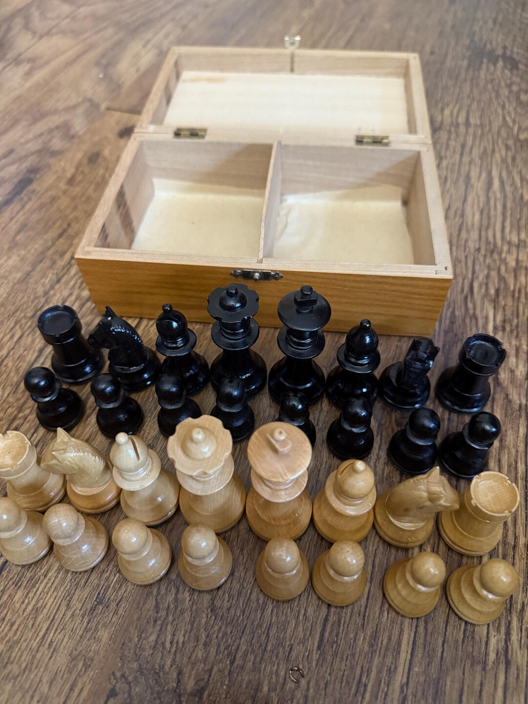 ヴィンテージの木製チェスの駒 - 伝統的なゲーム駒 - Etsy 日本