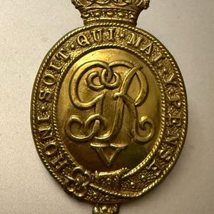 Vintage WW1 British Army Household Battalion Cap Badge - Household cavalry