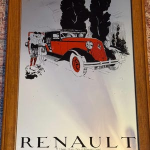 Lustro Vintage Renault Classic Cars – oprawiona ściana ekspozycyjna
