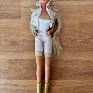 Vintage Hollywood Hair Barbie Doll - Mattel - hand issue